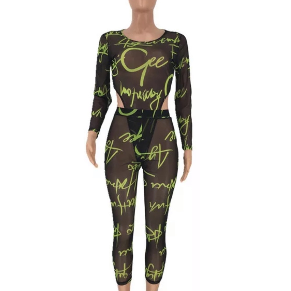 Graffiti two piece set